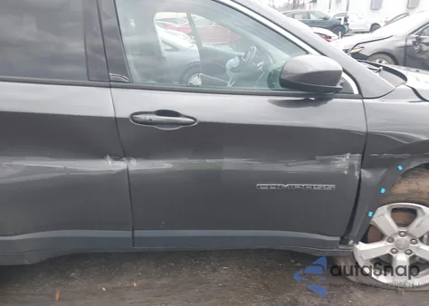 2018 Jeep Compass Latitude 4X4 from USA, damaged, VIN 3C4NJDBB4JT484350